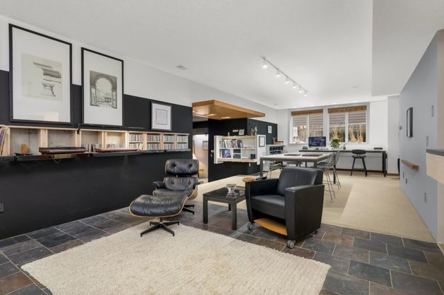 3248 Crestmoor Drive, Woodbury, MN 55125