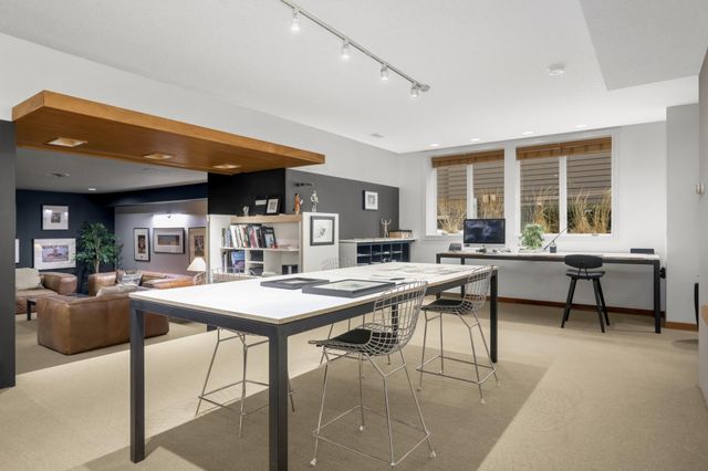 3248 Crestmoor Drive, Woodbury, MN 55125