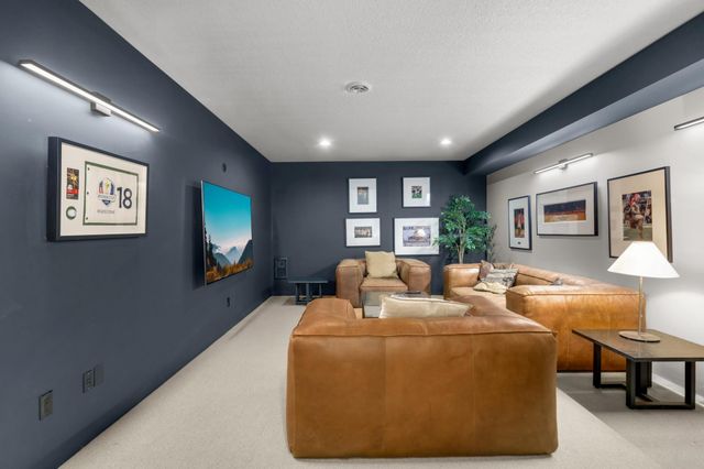 3248 Crestmoor Drive, Woodbury, MN 55125