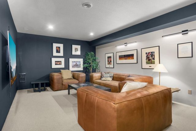 3248 Crestmoor Drive, Woodbury, MN 55125