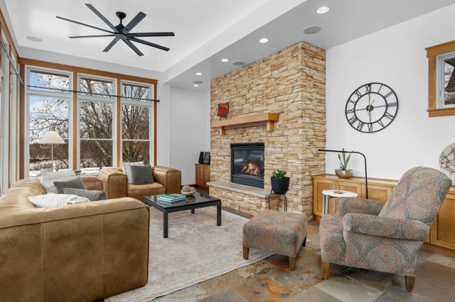 3248 Crestmoor Drive, Woodbury, MN 55125