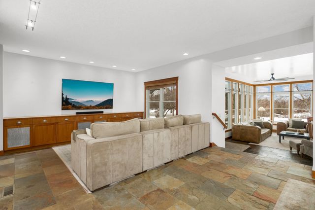 3248 Crestmoor Drive, Woodbury, MN 55125