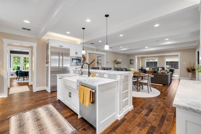 6842 Merrilee Lane, Dallas, TX 75214