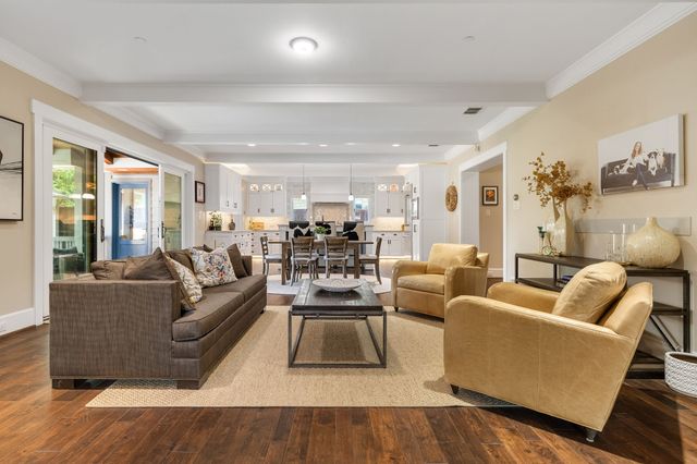 6842 Merrilee Lane, Dallas, TX 75214