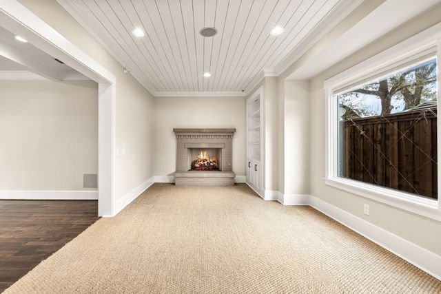 6842 Merrilee Lane, Dallas, TX 75214