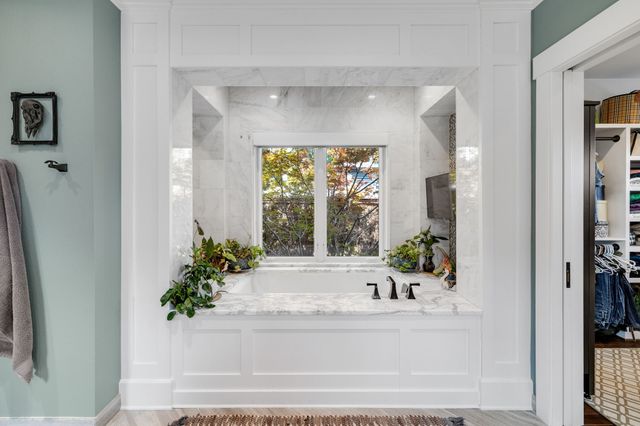 6842 Merrilee Lane, Dallas, TX 75214