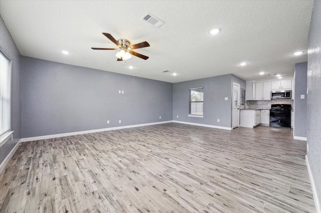 714 Heisse Street, Alvin, TX 77511