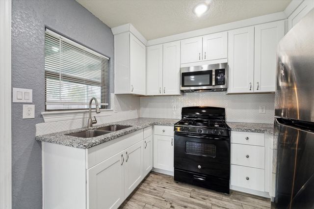 714 Heisse Street, Alvin, TX 77511