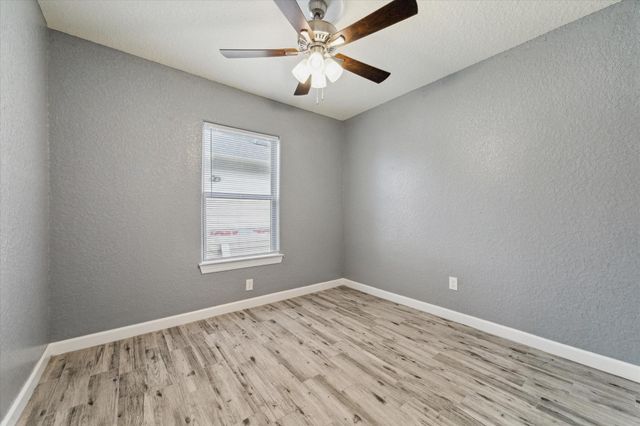 714 Heisse Street, Alvin, TX 77511