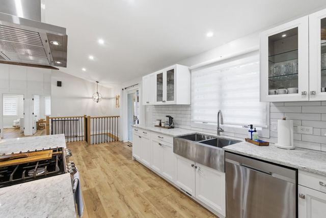 815 Schilling Drive, Dyer, IN 46311