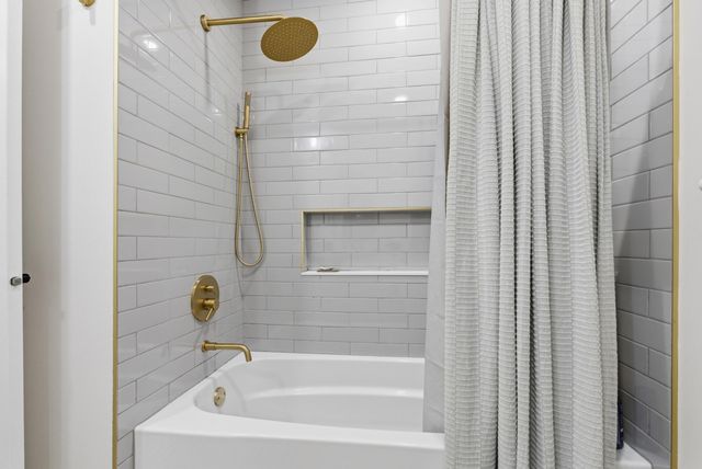 815 Schilling Drive, Dyer, IN 46311