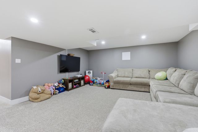 815 Schilling Drive, Dyer, IN 46311