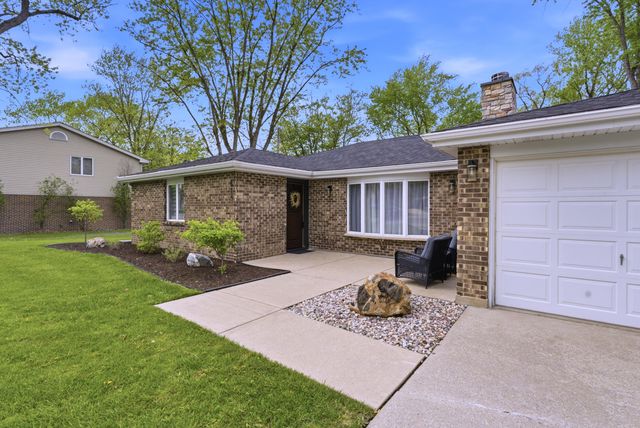 815 Schilling Drive, Dyer, IN 46311