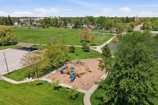 815 Schilling Drive, Dyer, IN 46311