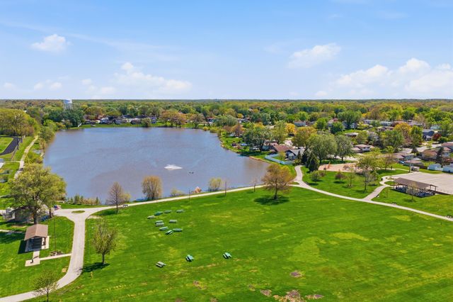 815 Schilling Drive, Dyer, IN 46311