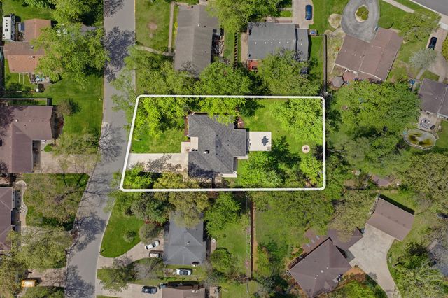 815 Schilling Drive, Dyer, IN 46311