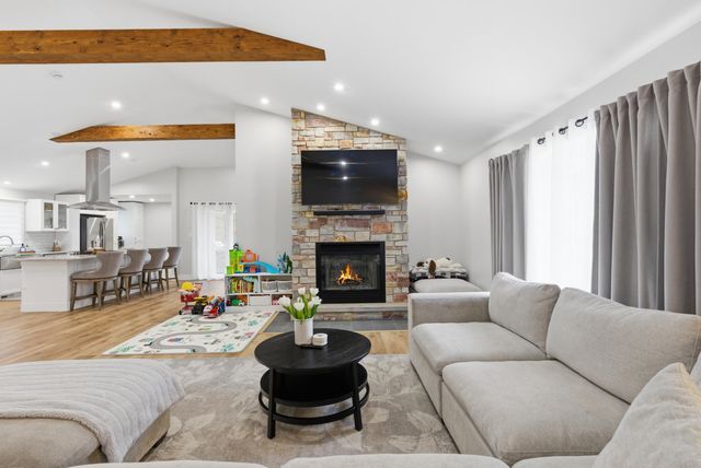 815 Schilling Drive, Dyer, IN 46311