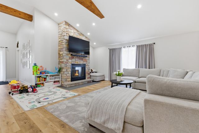 815 Schilling Drive, Dyer, IN 46311