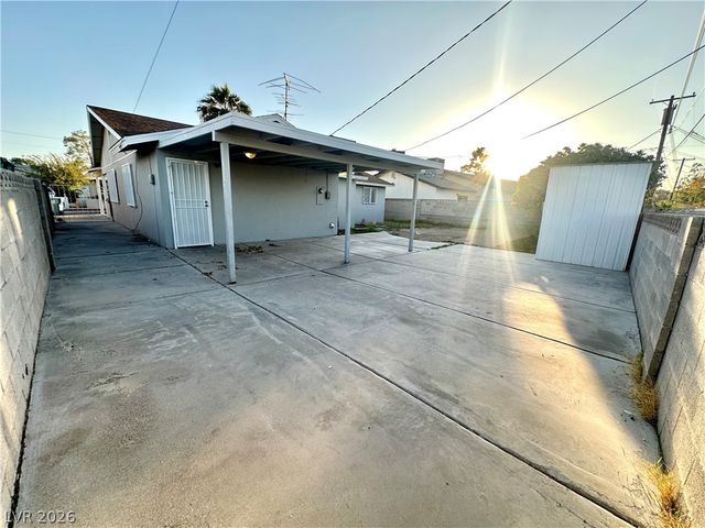 4694 Dennis Way, Las Vegas, NV 89121