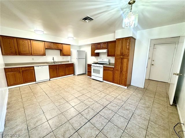 4694 Dennis Way, Las Vegas, NV 89121