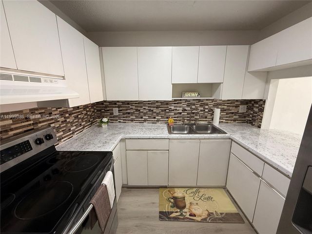 1900 W 68th St B203, Hialeah, FL 33014