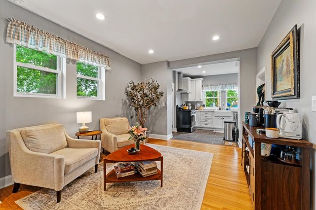 1328 Enslow Blvd, Huntington, WV 25701