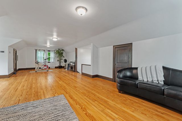 1328 Enslow Blvd, Huntington, WV 25701