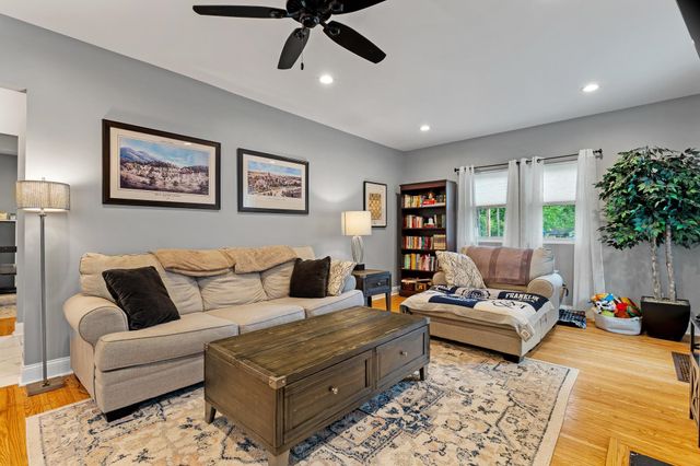 1328 Enslow Blvd, Huntington, WV 25701