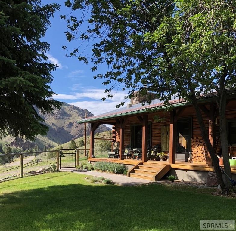 1874 S Hwy 93, Salmon, ID 83467