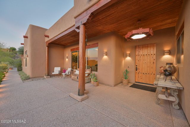 9832 N La Reserve Place, Tucson, AZ 85737