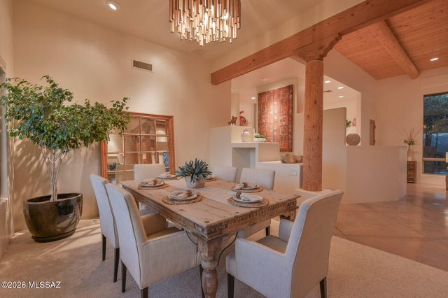 9832 N La Reserve Place, Tucson, AZ 85737