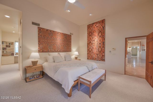 9832 N La Reserve Place, Tucson, AZ 85737