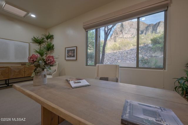 9832 N La Reserve Place, Tucson, AZ 85737