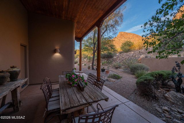 9832 N La Reserve Place, Tucson, AZ 85737