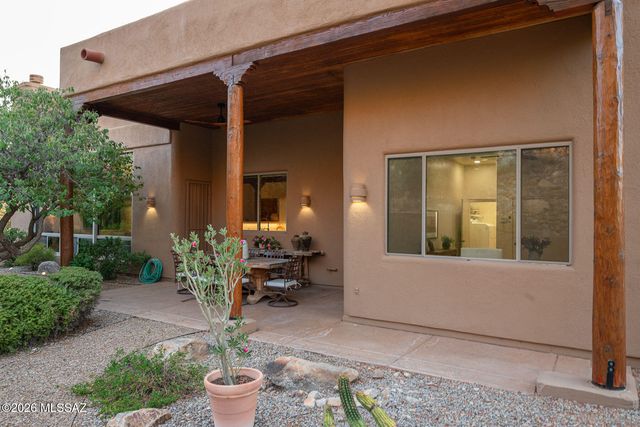 9832 N La Reserve Place, Tucson, AZ 85737