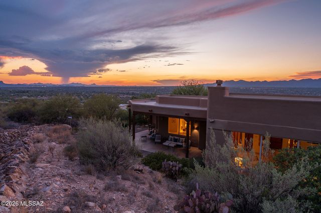 9832 N La Reserve Place, Tucson, AZ 85737