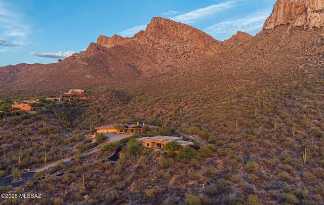 9832 N La Reserve Place, Tucson, AZ 85737
