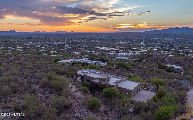 9832 N La Reserve Place, Tucson, AZ 85737