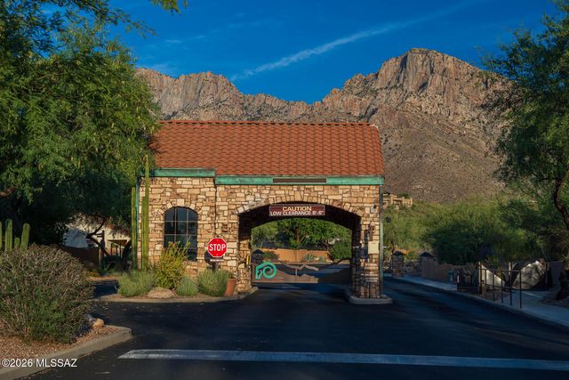 9832 N La Reserve Place, Tucson, AZ 85737
