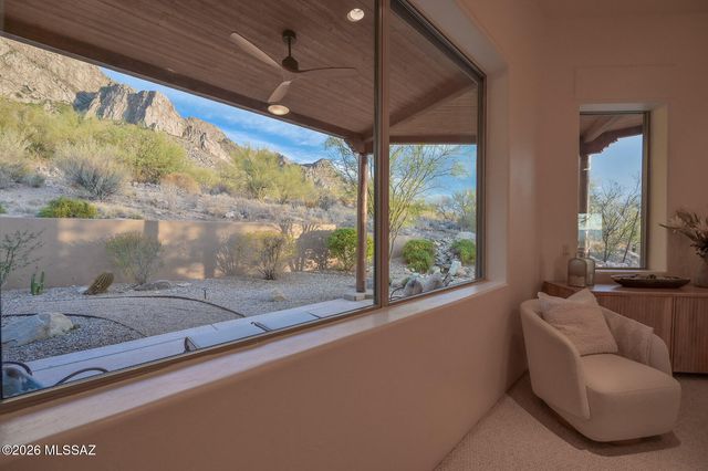 9832 N La Reserve Place, Tucson, AZ 85737