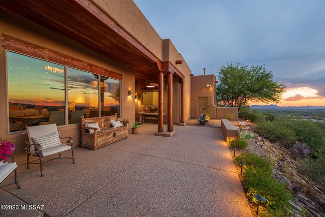 9832 N La Reserve Place, Tucson, AZ 85737