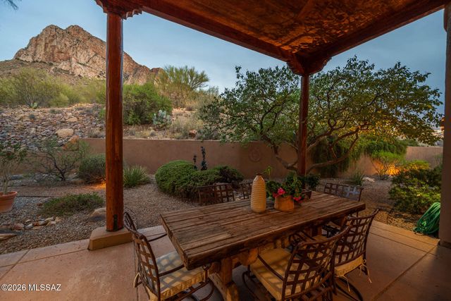 9832 N La Reserve Place, Tucson, AZ 85737