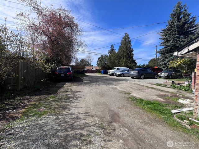 13404 Military Road S, Tukwila, WA 98168