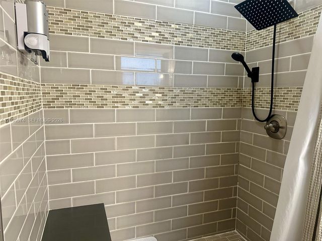 7021 Scott St., Hollywood, FL 33024