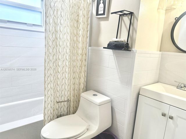 7021 Scott St., Hollywood, FL 33024