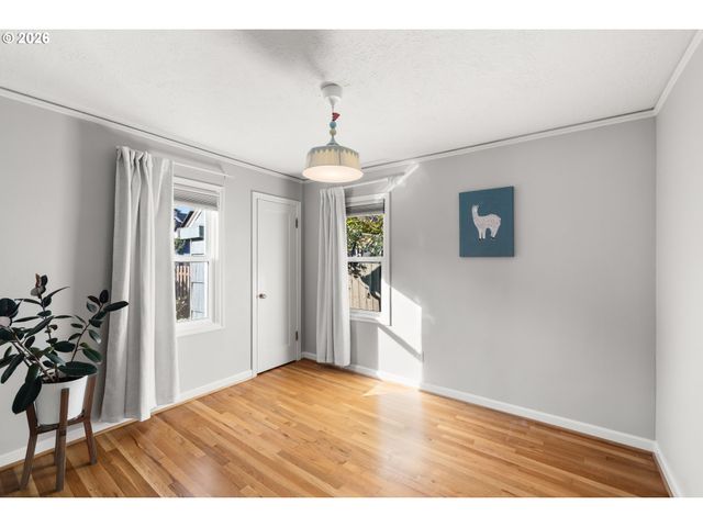 5424 Se REEDWAY St, Portland, OR 97206