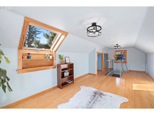5424 Se REEDWAY St, Portland, OR 97206
