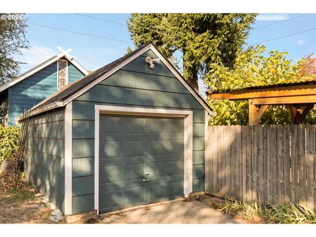 5424 Se REEDWAY St, Portland, OR 97206