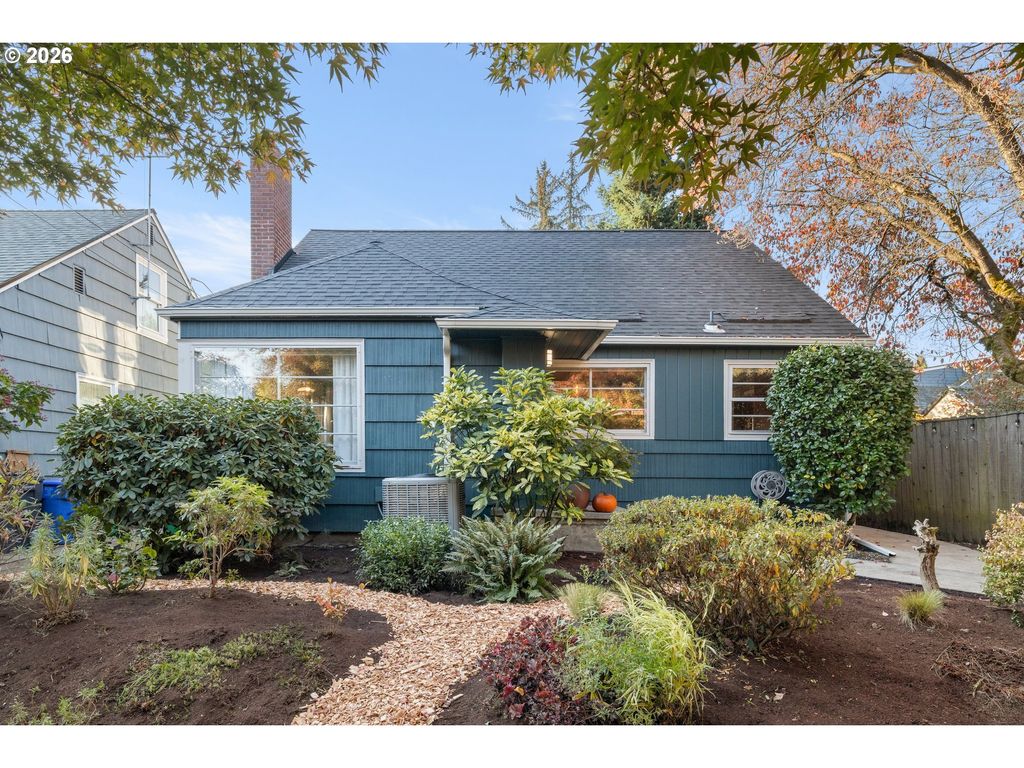 5424 Se REEDWAY St, Portland, OR 97206