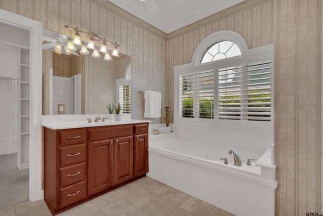 210 Bayhills Dr, Hideaway, TX 75771